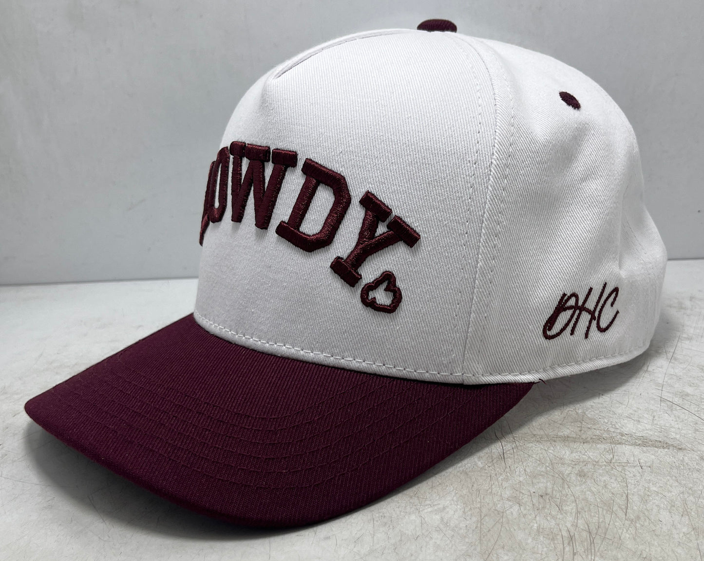 HOWDY Maroon & White Two-Tone | Pre-curved Snapback