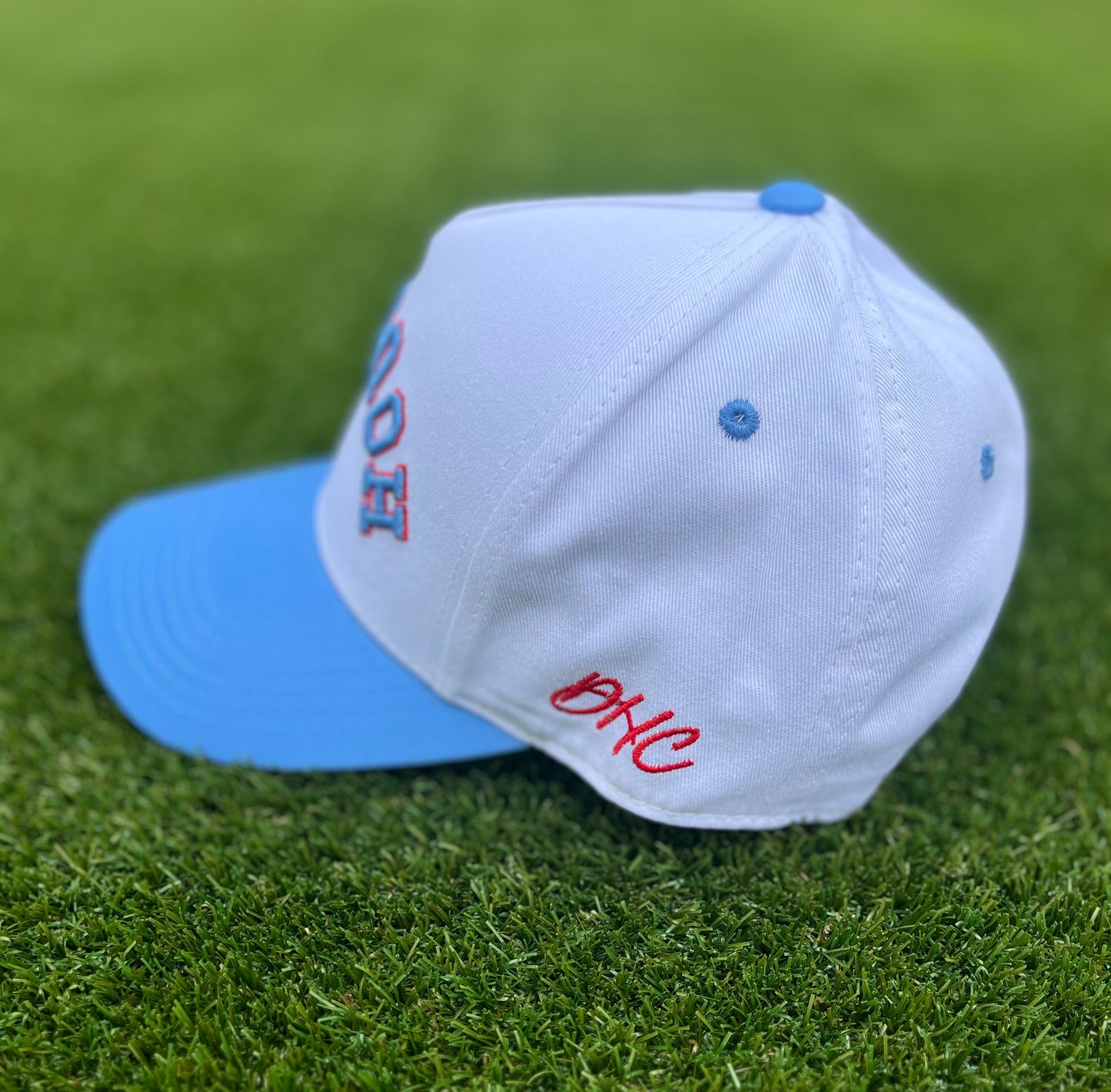 Retro - Sky Blue & Red Outline | Pre-curved Snapback