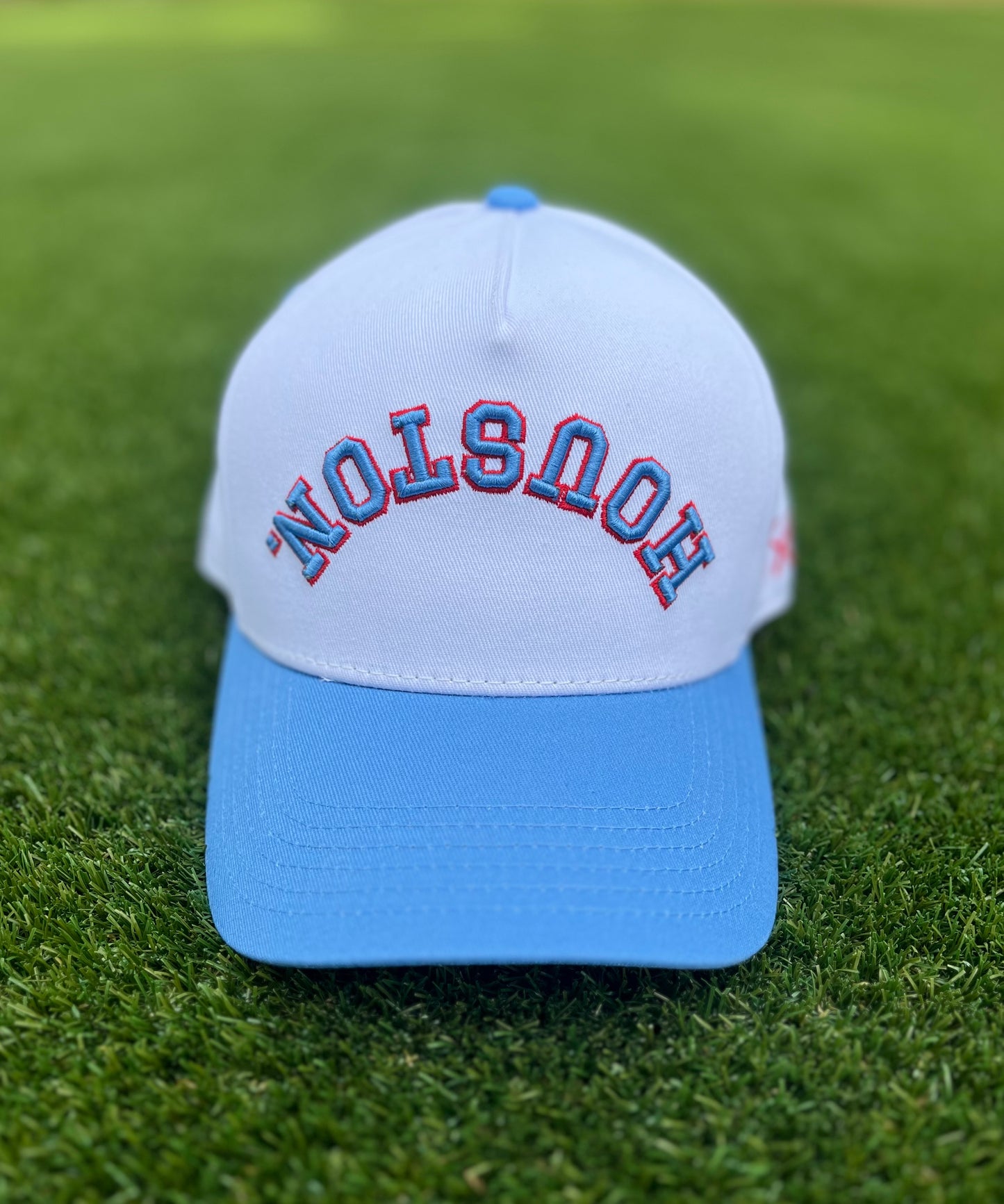 Retro - Sky Blue & Red Outline | Pre-curved Snapback