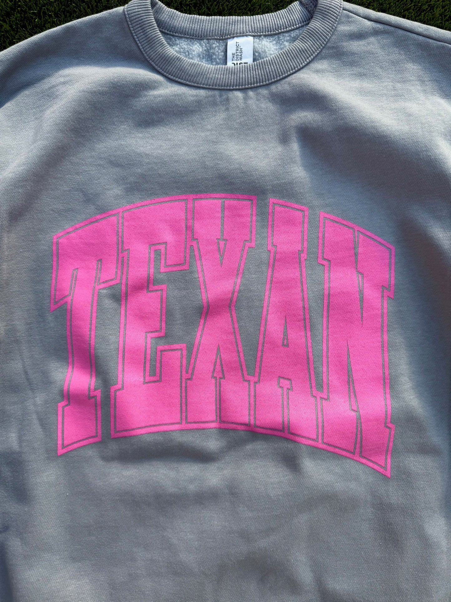 TEXAN Sweatshirt - PINK | AVAILABLE WHILE INVENTORY LASTS