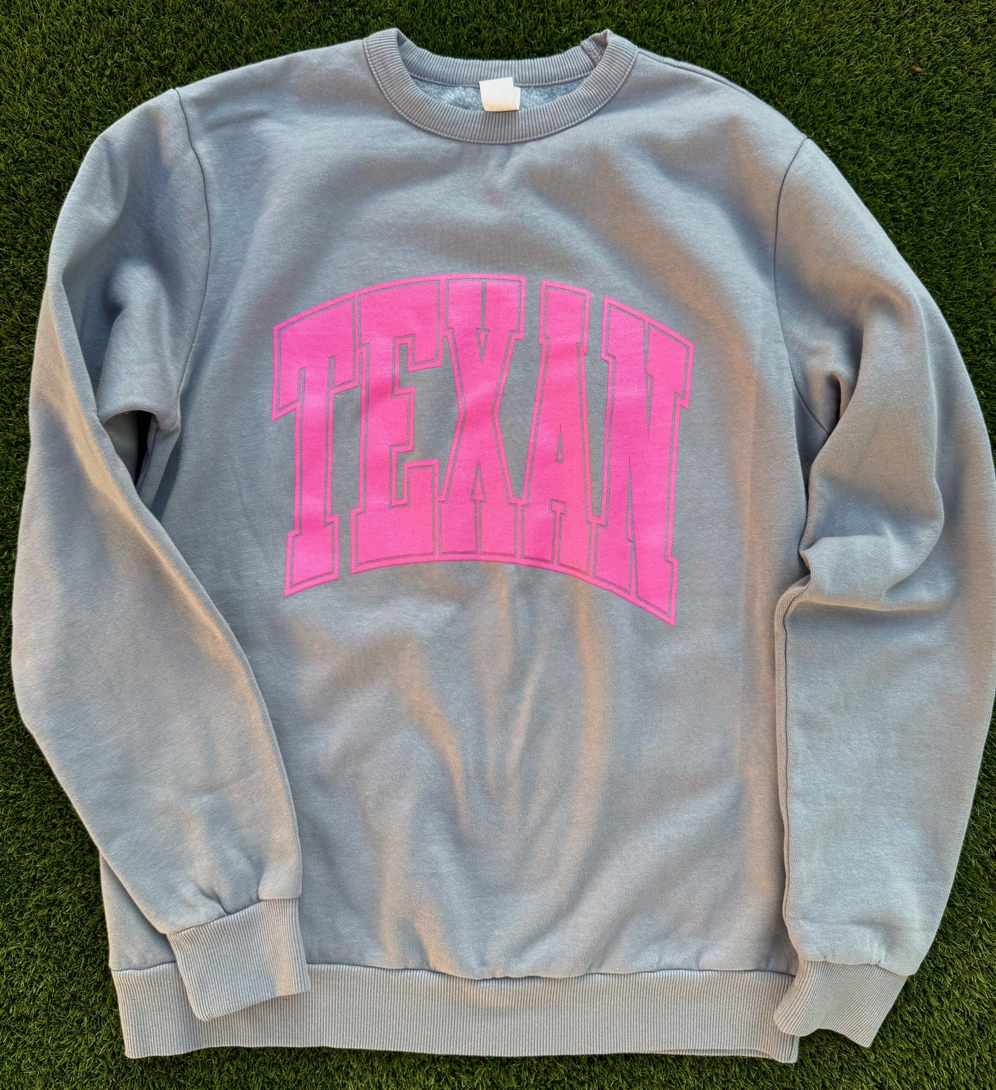 TEXAN Sweatshirt - PINK | AVAILABLE WHILE INVENTORY LASTS