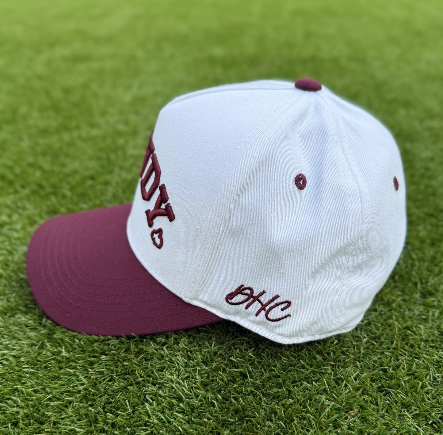 HOWDY TRUE Maroon & White Two-Tone | Pre-curved Snapback