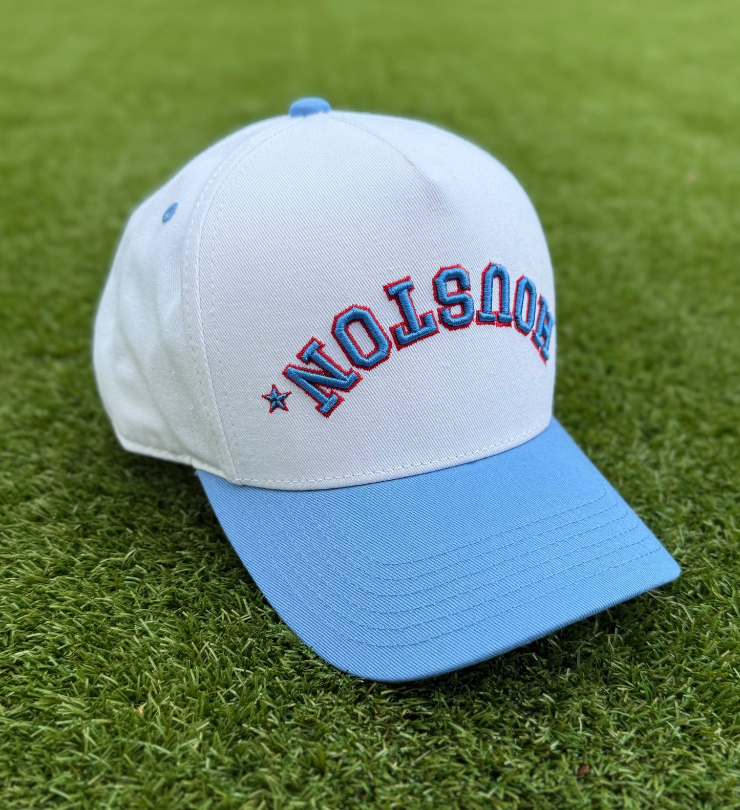 Retro - Sky Blue & Red Outline | Pre-curved Snapback