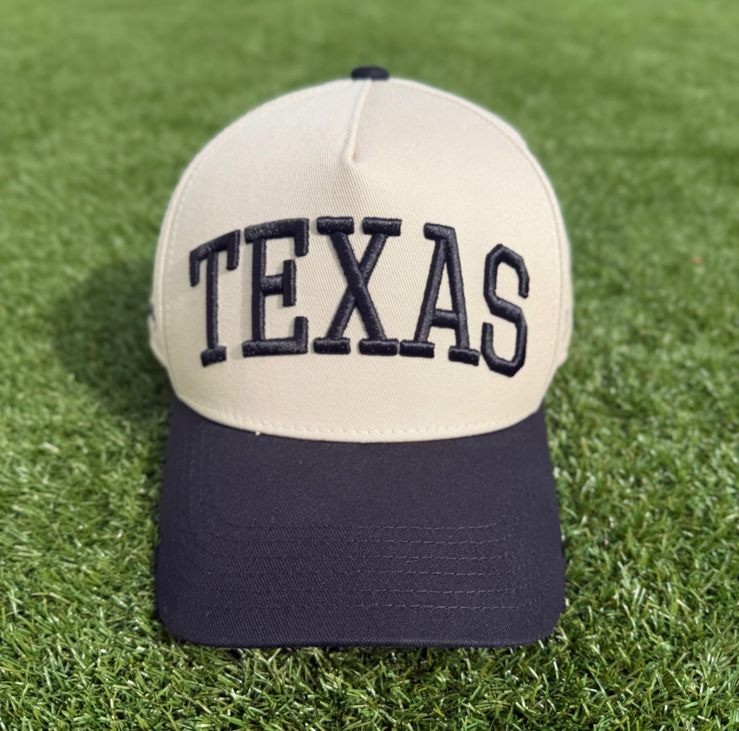 Everything's Bigger (TEXAS) | Off-White & Black | Pre-curved Snapback