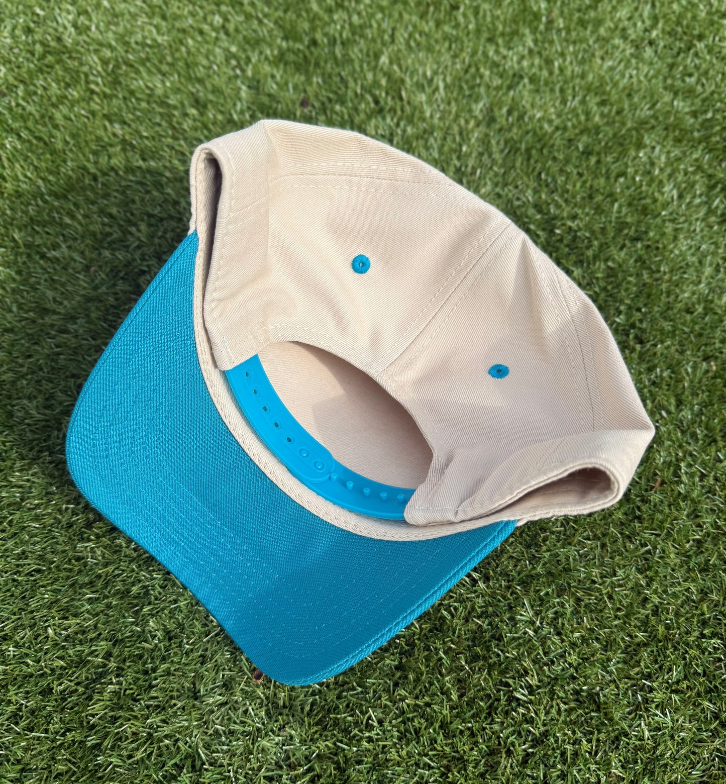 Off-White & Aqua Blue | Pre-curved Snapback