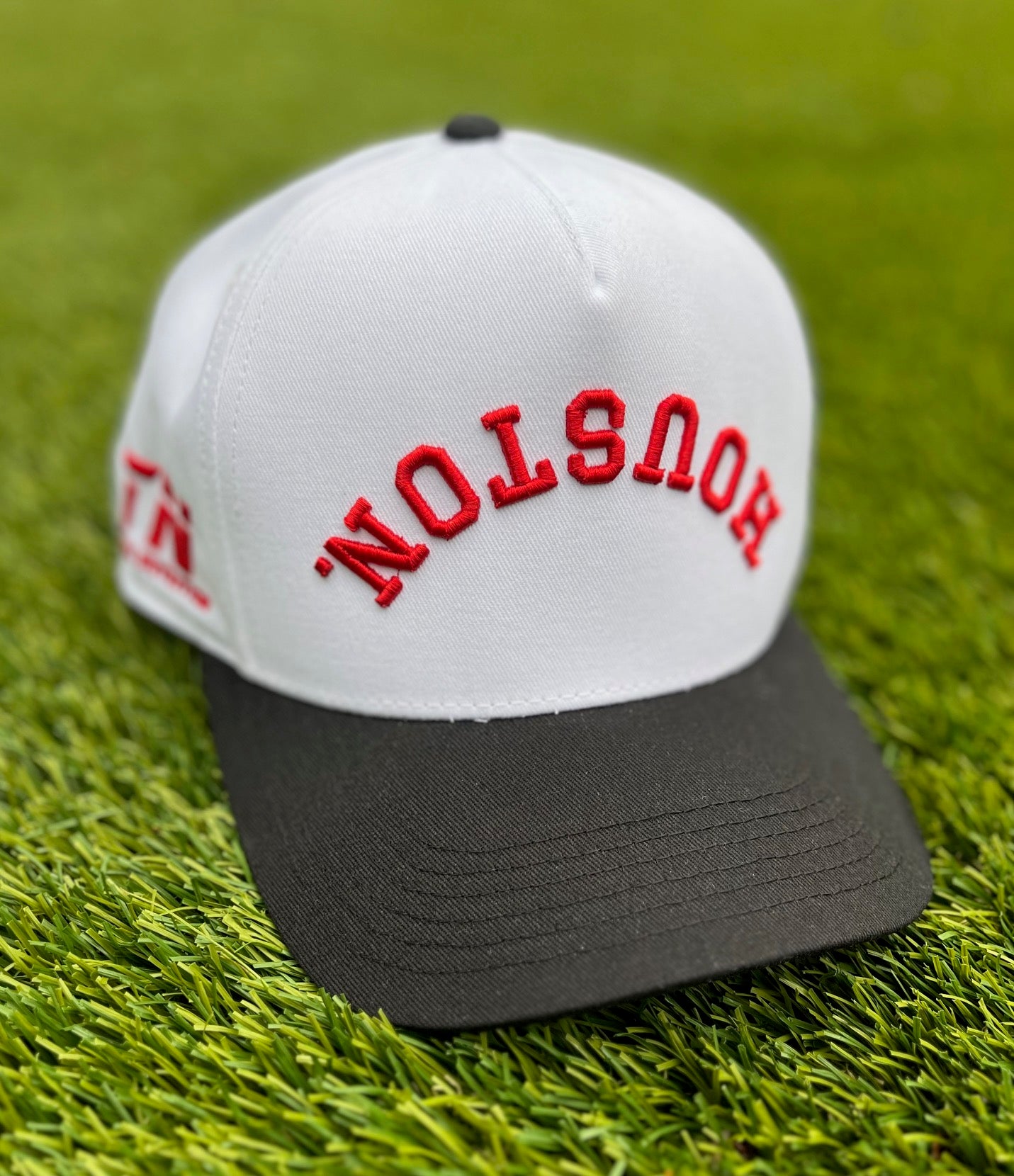 Total Nutrition HOUSTON. Collaboration | White/Black/Red | Pre-Curved Snapback