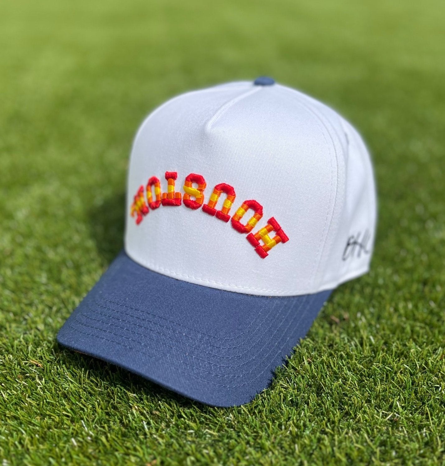 Retro Layered - White with Navy | Pre-curved Snapback