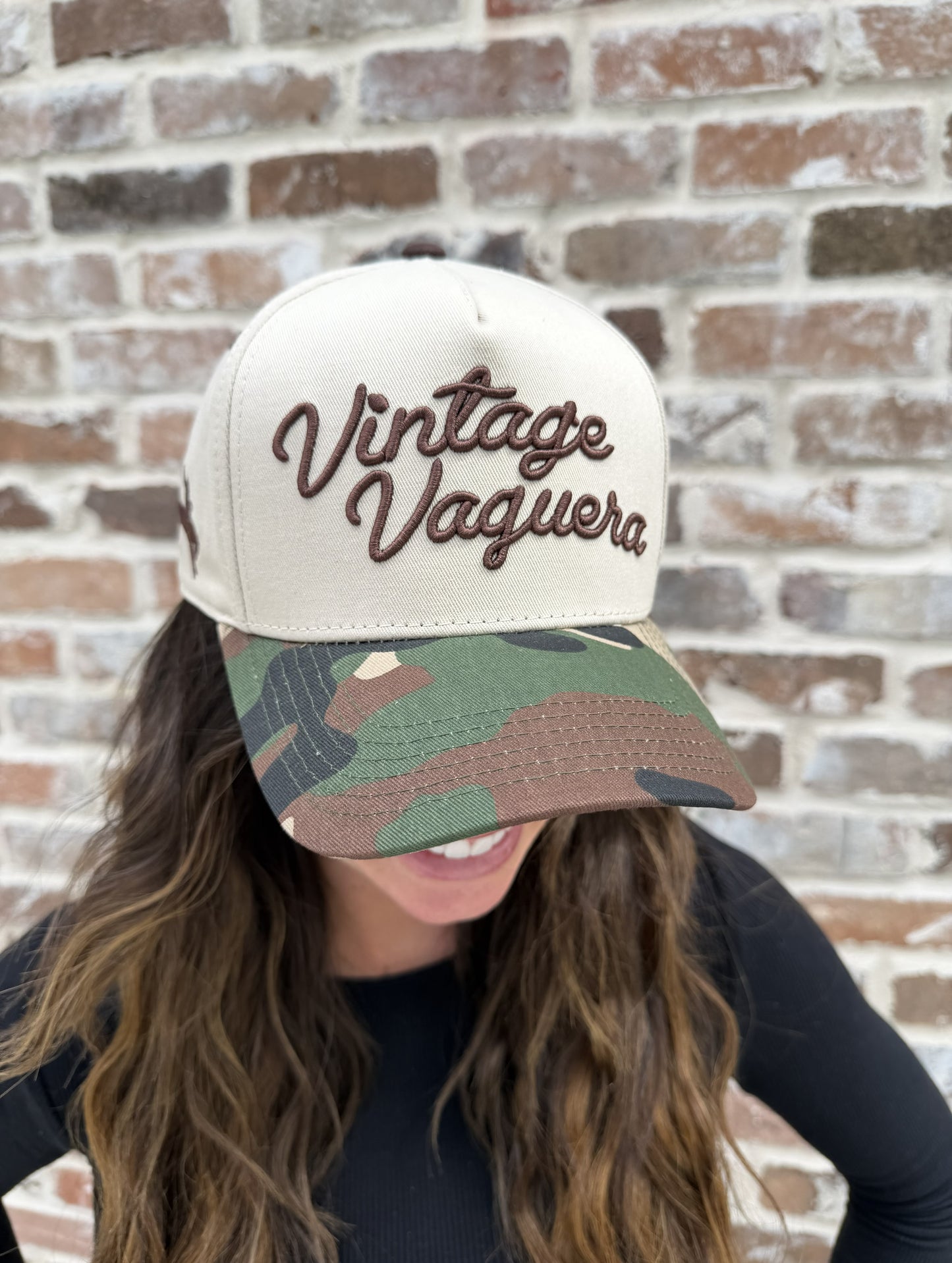 Vintage Vaquera - Rodeo Collection | Off-White + Camo 100% Cotton | Pre-curved Snapback